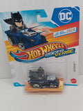 Hot Wheels Racer Verse Batman Diecast Batmobile  1