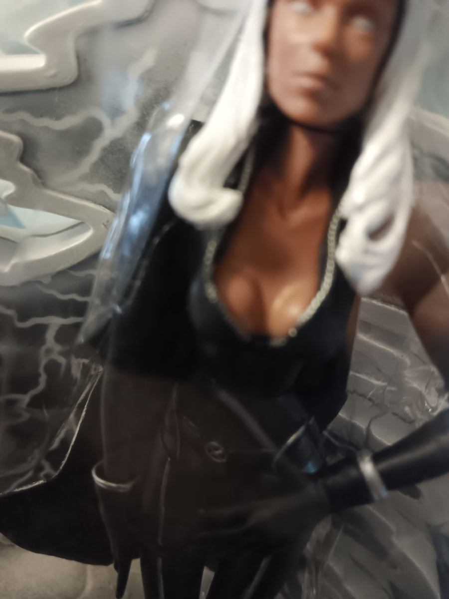 Storm - X-Men The Movie Halle Berry No Camisole Variant 1st Edition MOC Action Figure